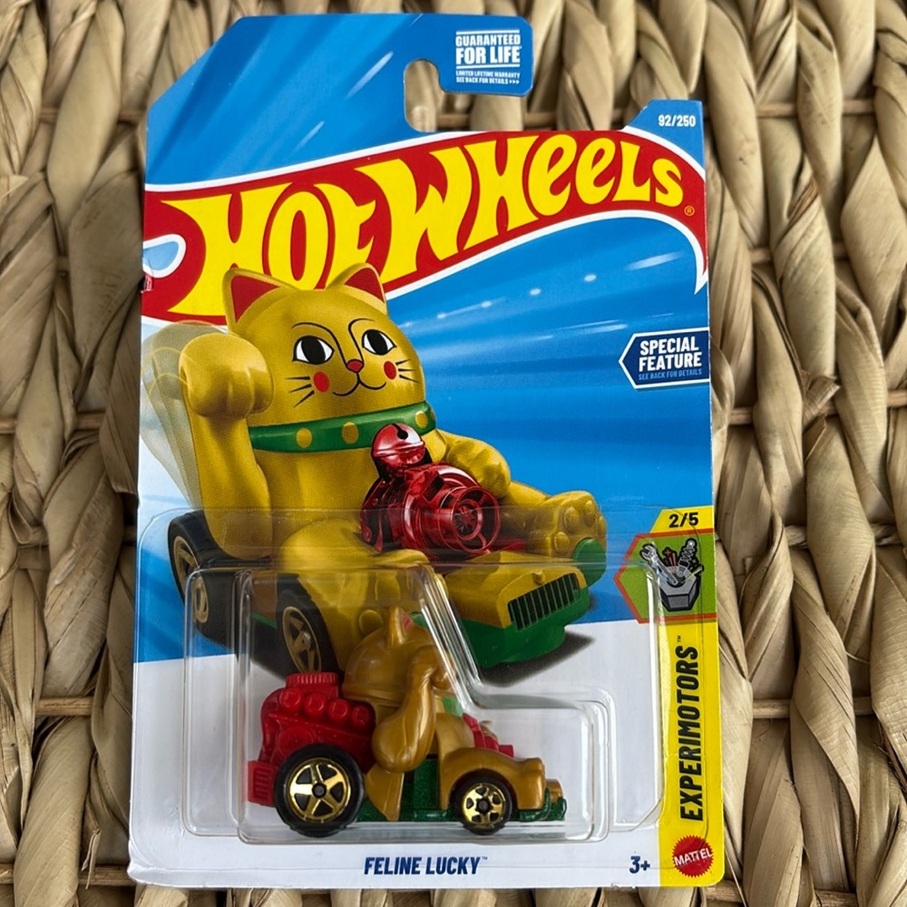 Feline Lucky Toy Gold Cat Car Maneki-Neko on Hot Wheels Hotwheels Kitten Kitty 🆕